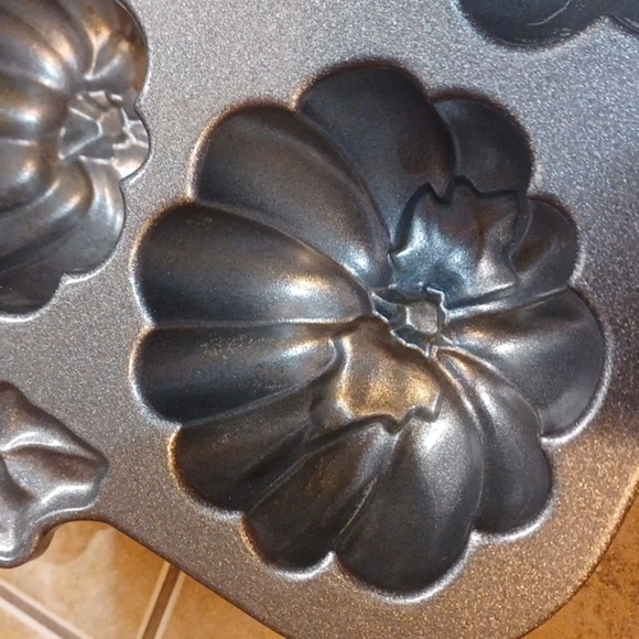 Nordiware Pumpkin Patch  5 Cups 17 Lx11 W New - Picture 8 of 10